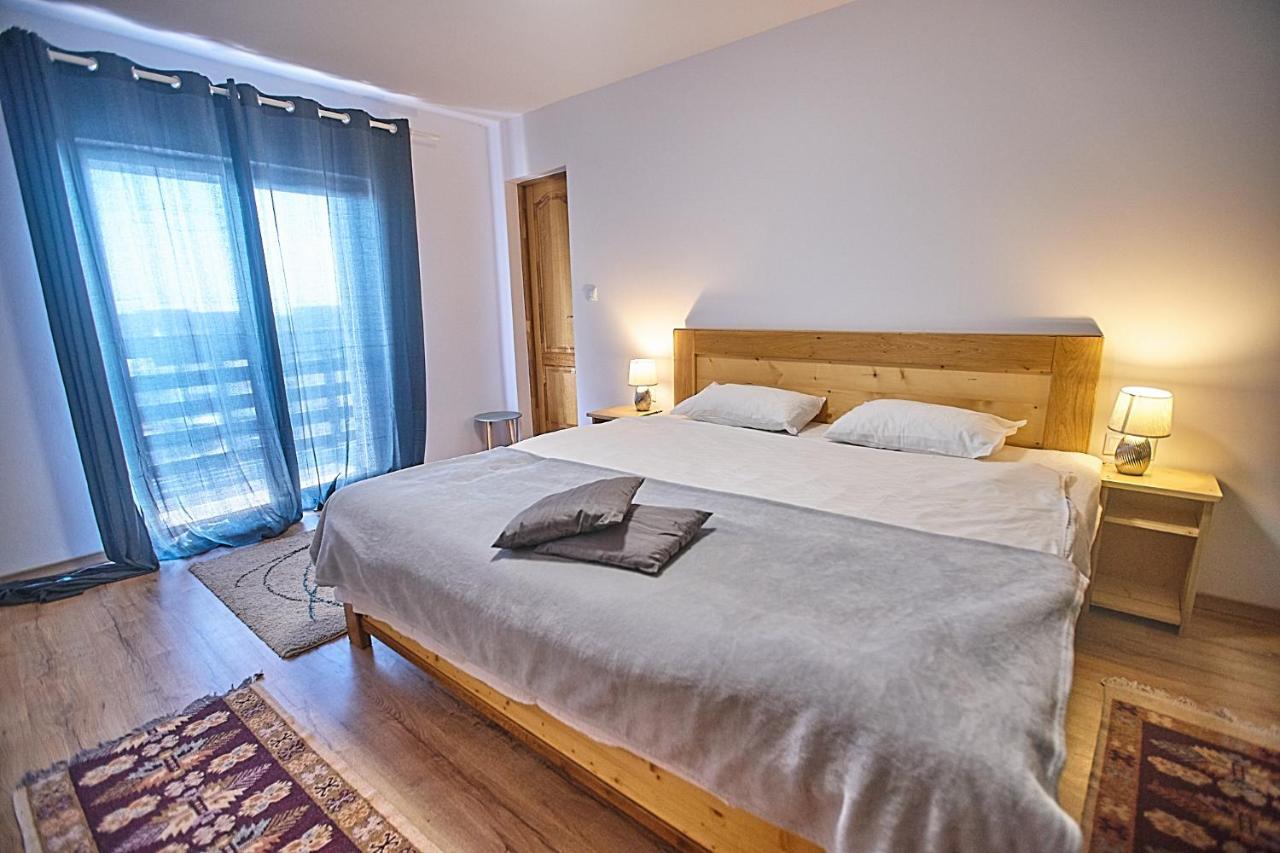 Insula Christiana Hotel Cristian  Eksteriør billede